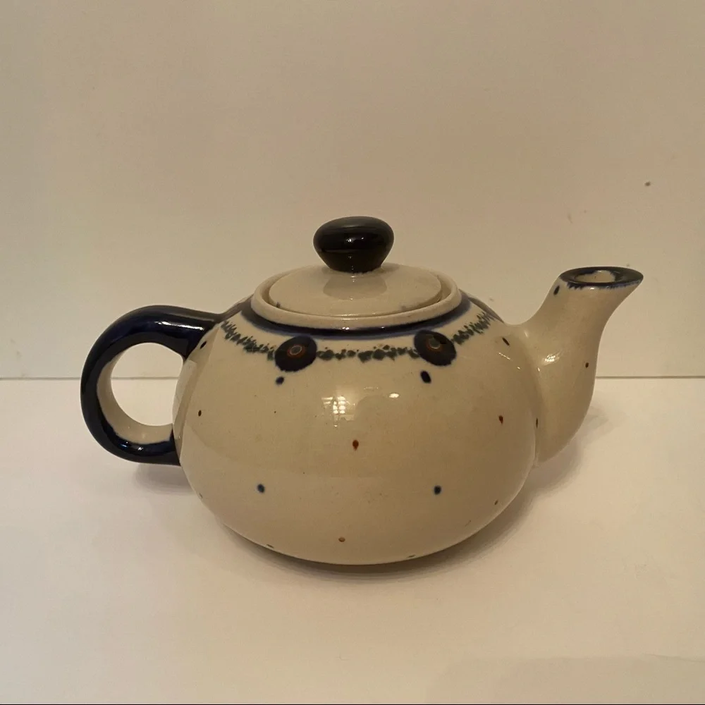 POLISH POTTERY TEAPOT WHITE BLUE HANDMADE HOME DINING SERVE-WARE 12 oz